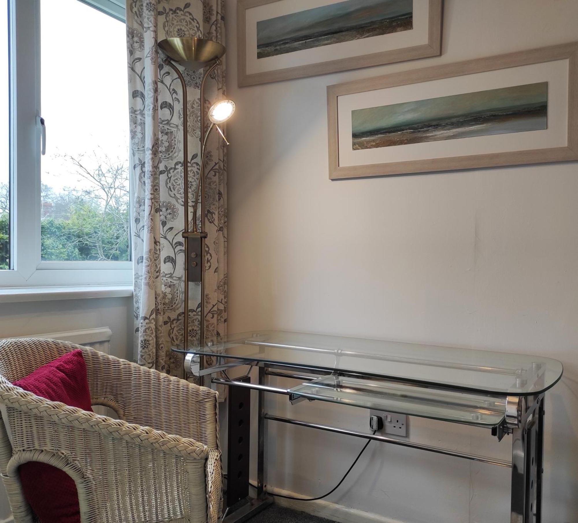 Вилла Number 8 With Free Parking Bury St. Edmunds Экстерьер фото